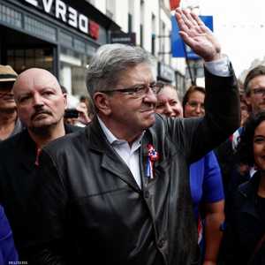 زعيم اليسار ميلونشون يشارك في الاحتجاجات