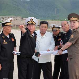 الزعيم كيم تفقد موقع بناء قاعدة بحرية