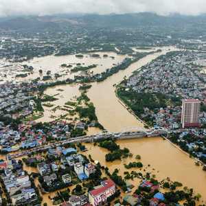 فيضانات ناجمة عن "ياغي" في مدينة ثاي نغويان الفيتنامية