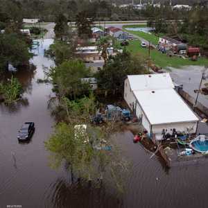 إعصار فرنسين يضرب ساحل لويزيانا في أميركا