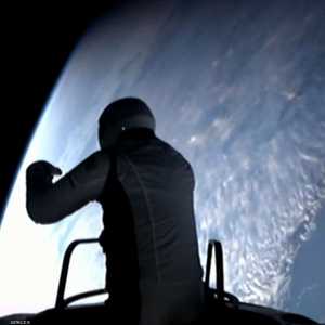 أول تجربة تجول بعثة خاصة في الفضاء