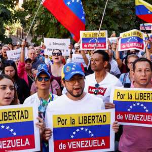 فنزويلا تعيش على وقع أزمة سياسية منذ أسابيع