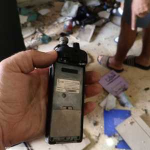 لبنان.. أجهزة لاسلكية انفجرت في أيادي حامليها