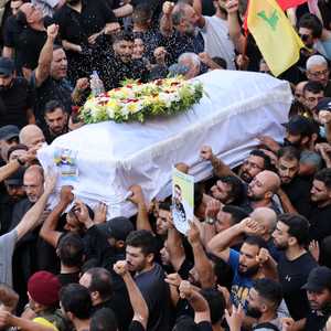 جنازة لأحد عناصر حزب الله قتل في تفجيرات البيجر
