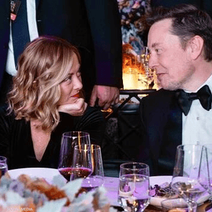 صورة إيلون ماسك وجورجيا ميلوني التي أثارت الجدل