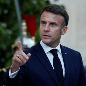 ماكرون يدعو للكف عن تسليم الأسلحة لإسرائيل