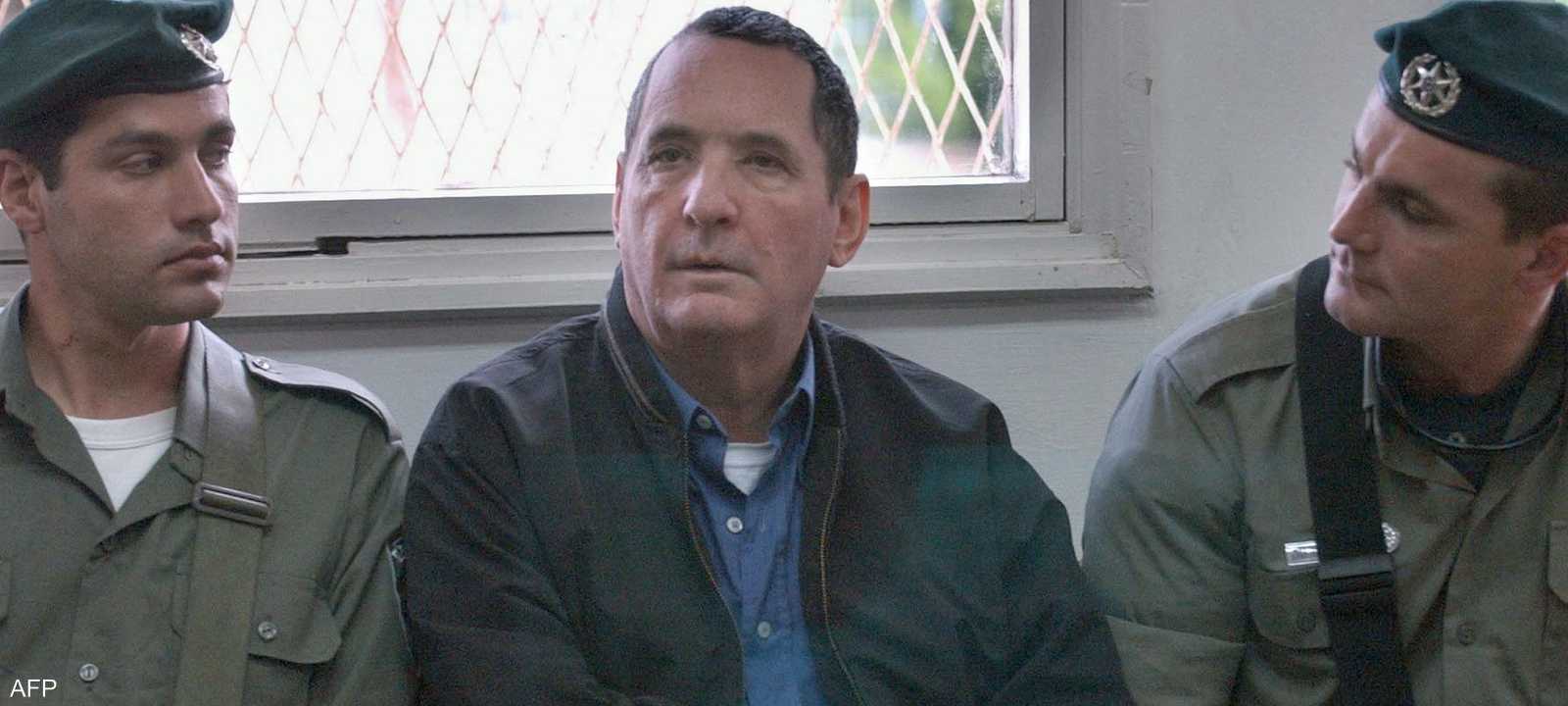 تننباوم أفرج عنه عام 2004