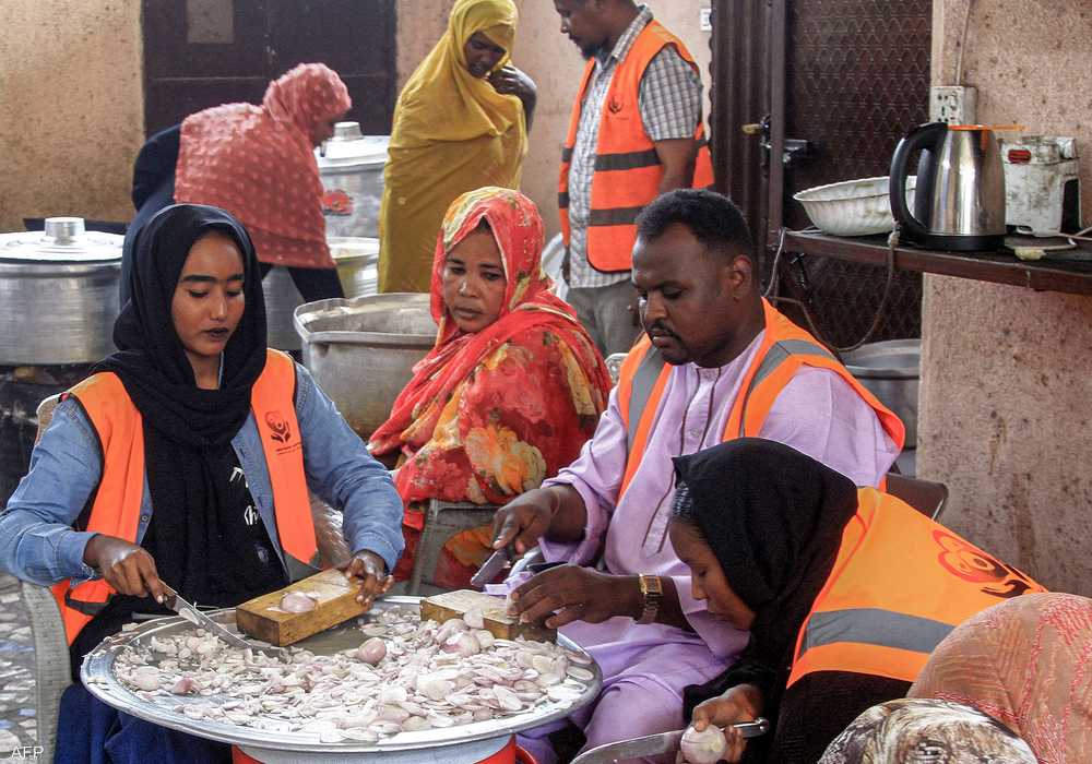 أنين التكايا .. العنف يعرفل شريان حياة السودانيين