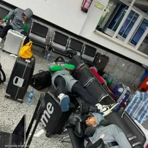 انتظر اللاعبون في صالة المطار مدة 12 ساعة متواصلة