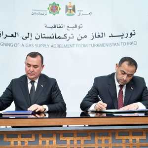 جانب من توقيع الاتفاقية