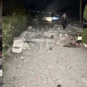 آثار الدمار بمقر إقامة الصحفيين في حاصبيا بعد غارة إسرائيلية