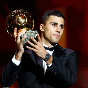 رودري لاعب خط وسط إسبانيا ومانشستر سيتي