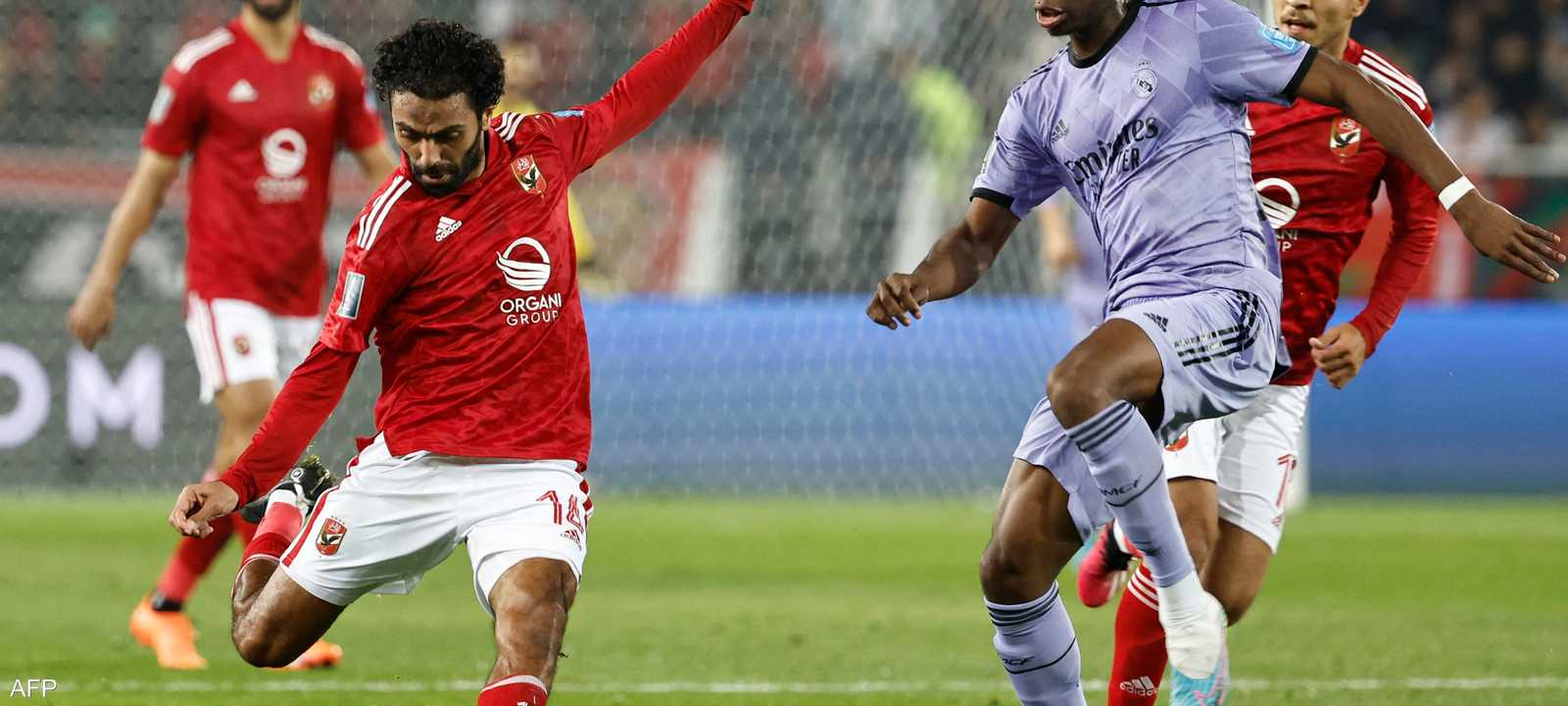 حسين الشحات لعب للأهلي وللعين الإماراتي