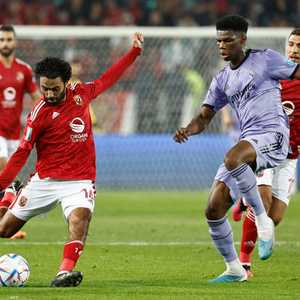 حسين الشحات لعب للأهلي وللعين الإماراتي