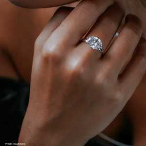 إيفيك دايموندز تشرع في حقبة جديدة من الماس الفخم في دبي