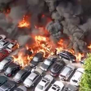 من الحريق في منطقة الحمرا في بيروت