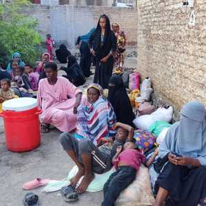 سودانيون نازحون من منطقة الجزيرة يصلون إلى مدينة القضارف