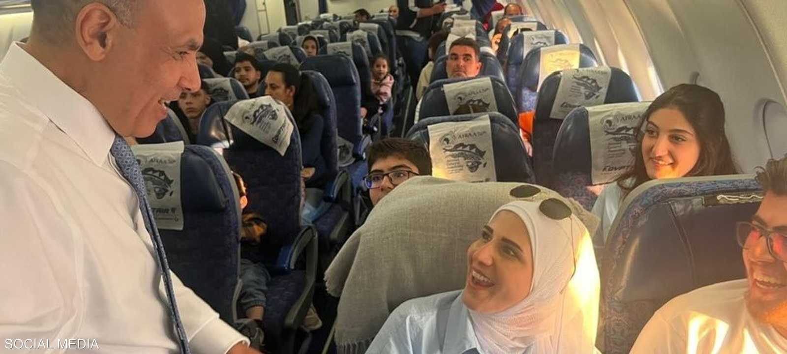 عبد العاطي برفقة الرعايا المصريين