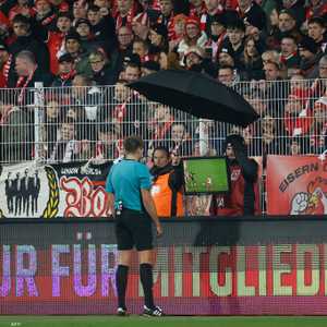 الفيفا يتجه لإلغاء تقنية الفار واستخداث بديل لها