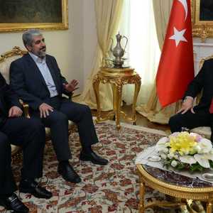 أردوغان والقياديان في حماس خليل الحية وخالد مشعل - أرشيف