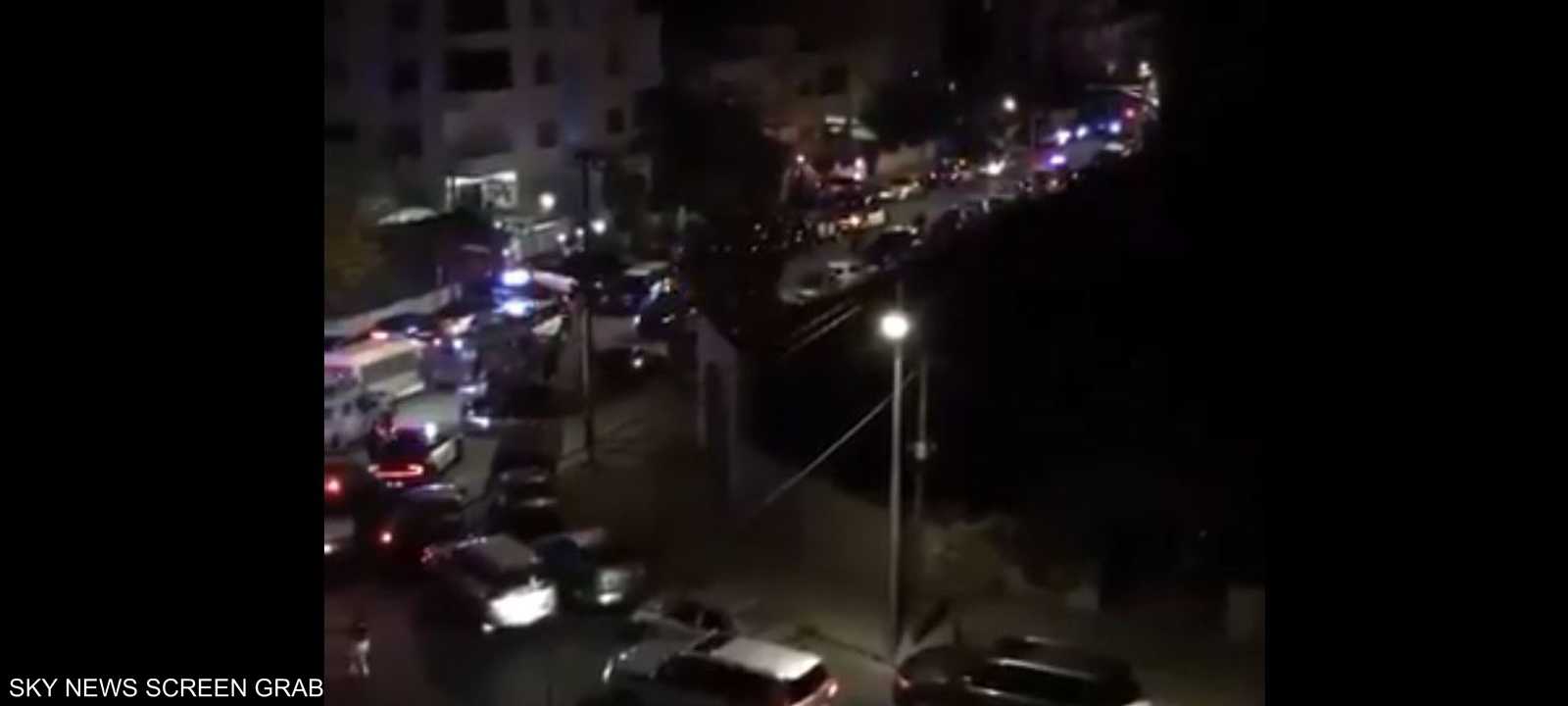 تجمع الشرطة قرب السفارة الإسرائيلية