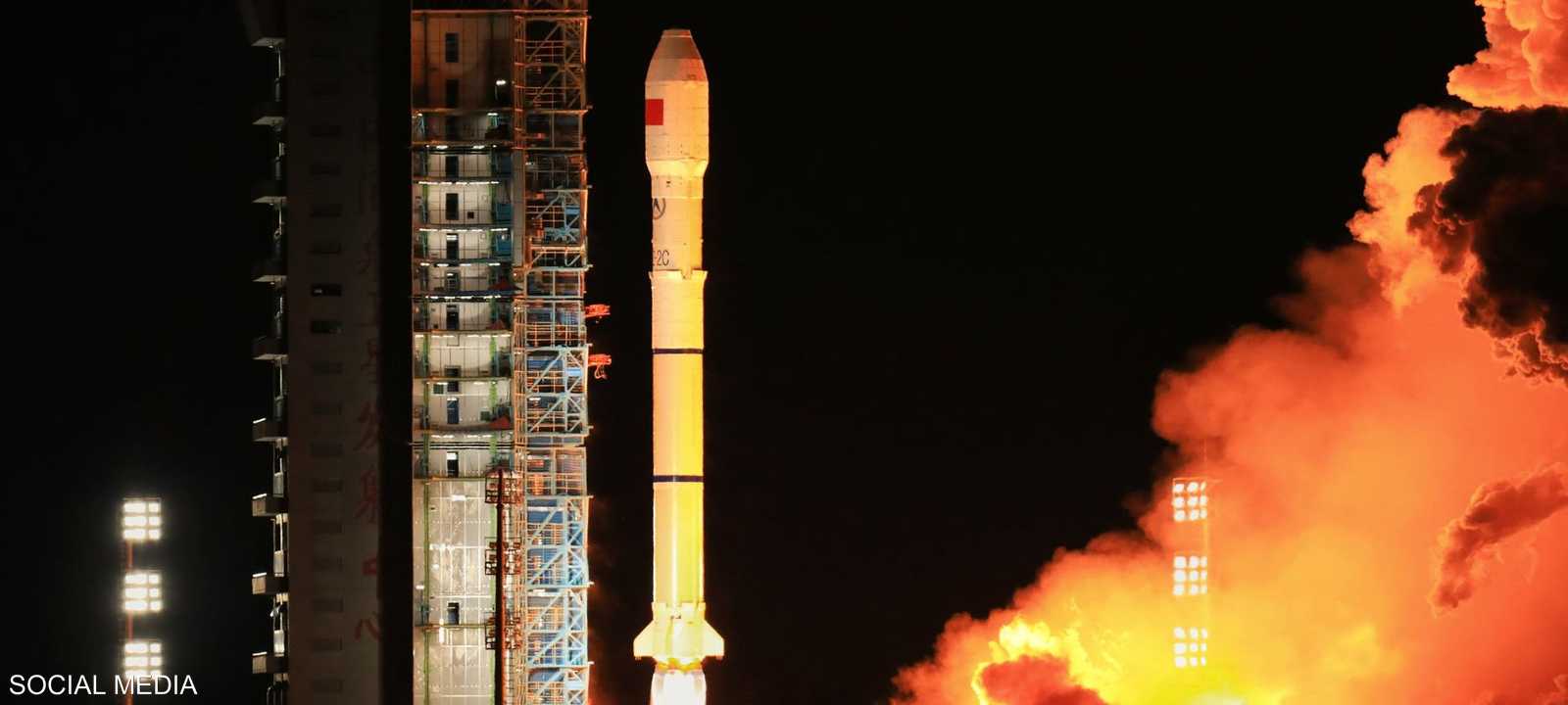 الصاروخ الصيني من طراز "لونغ مارش-2 سي"