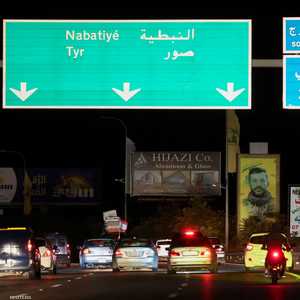 سيارات النازحين تتدفق على جنوب لبنان بعد سريان الهدنة