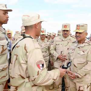 وزير الدفاع المصري أثناء جولته