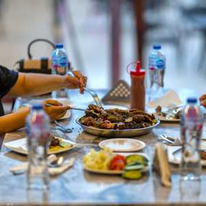 جدل في مصر بشأن ما يكفي الأسرة شهريا