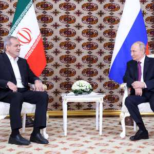 فلاديمير بوتين ومسعود بزشكيان تحدثا هاتفيا