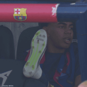 يامال خلال خلال مباراة برشلونة ضد لاس بالماس