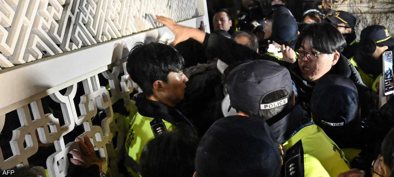 مظاهرات خرجت أمام البرلمان الكوري الجنوبي