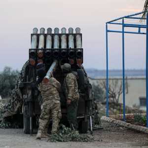 مقاتلون من فصائل مسلحة في سوريا