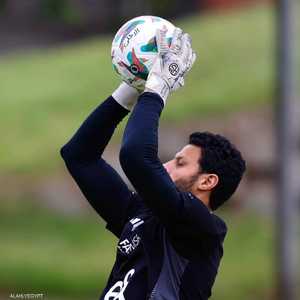 محمد الشناوي حارس الأهلي المصري وقائد الفريق