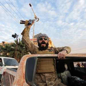 تنظيمات مسلحة تسيطر على مبنى قيادة الشرطة بالسويداء