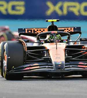 النجم البريطاني يلمع في سماء أبوظبي