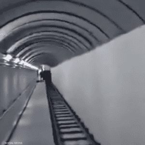 النفق يقع في الطابق الثاني تحت الأرض