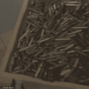 الأسلحة والذخائر مخزنة تحت الأرض