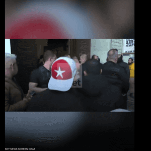 رئيس المخابرات التركية في الجامع الأموي