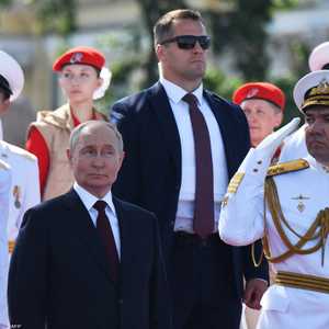 بوتين وقوات البحرية الروسية