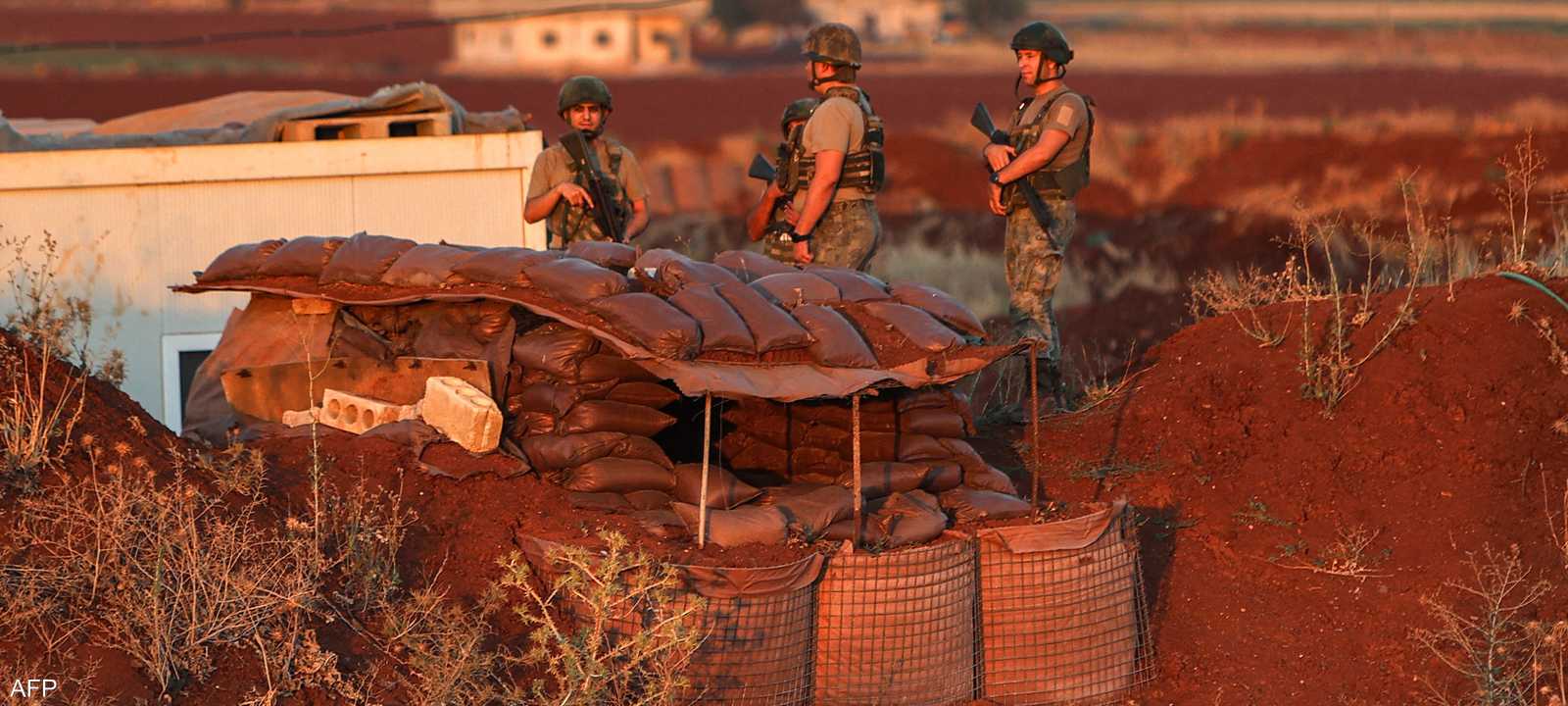 جنود أتراك على الحدود مع سوريا -أرشيفية-