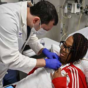 توانا لوني خضعت لزرع كلية خنزير