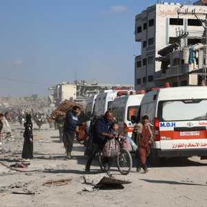 أرشيف.. سيارات إسعاف في جباليا بغزة