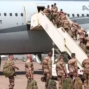 القوات الفرنسية تغادر من مطار نجامينا