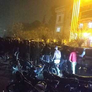 حرق شجرة عيد الميلاد أثار غضبا كبيرا