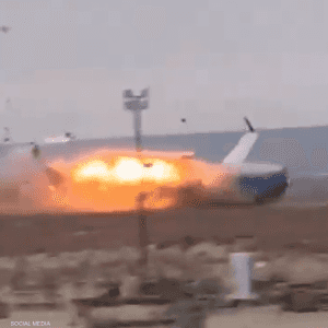 لحظة تحطم الطائرة