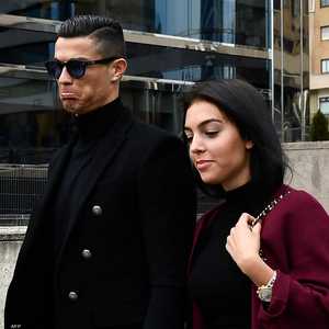 أرشيفية لرونالدو وصديقته جورجينا رودريغيز