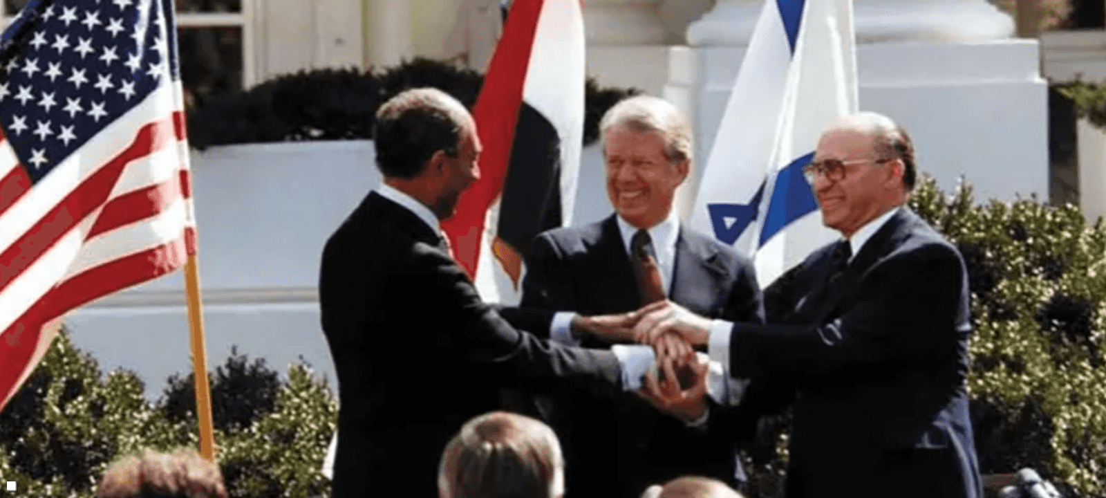 جيمي كارتر وأنور السادات ومناحيم بيغن