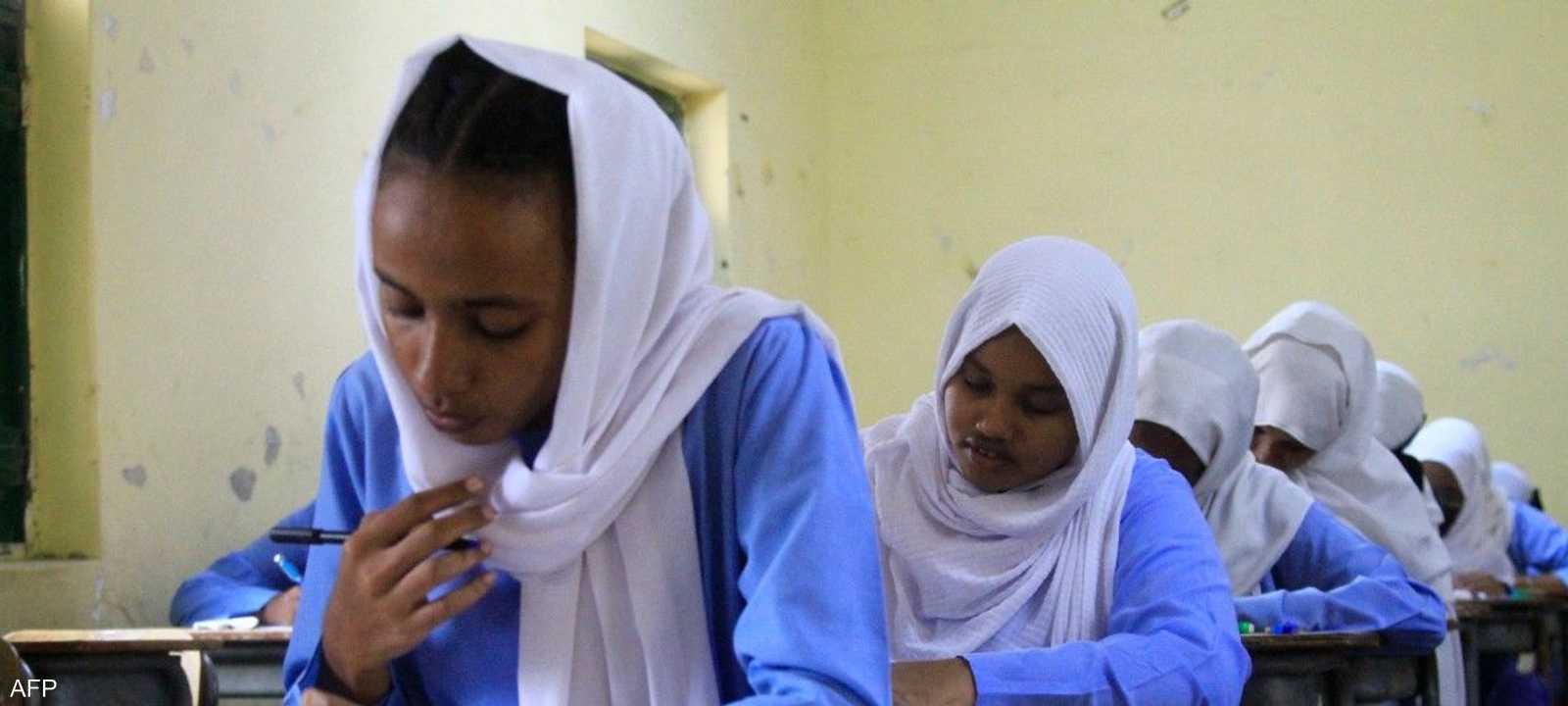 تقام الامتحانات في 8 ولايات فقط