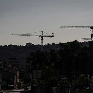 اندلع الحريق في برج ارتفاعه 90 مترا شمال ليون (أرشيفية)